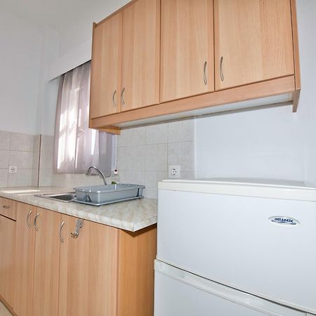 Ira Apartments Kamári Kültér fotó