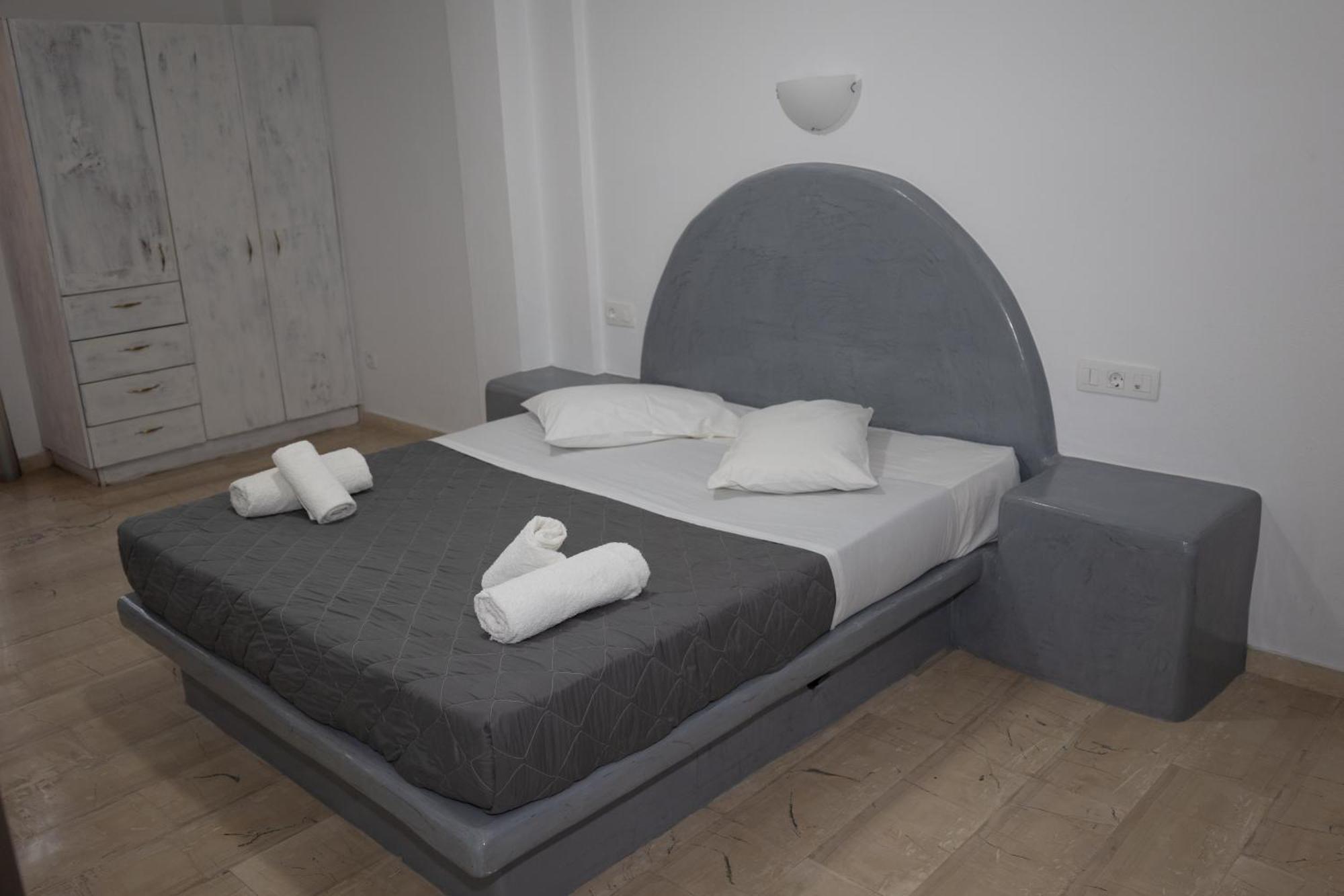 Ira Apartments Kamári Kültér fotó
