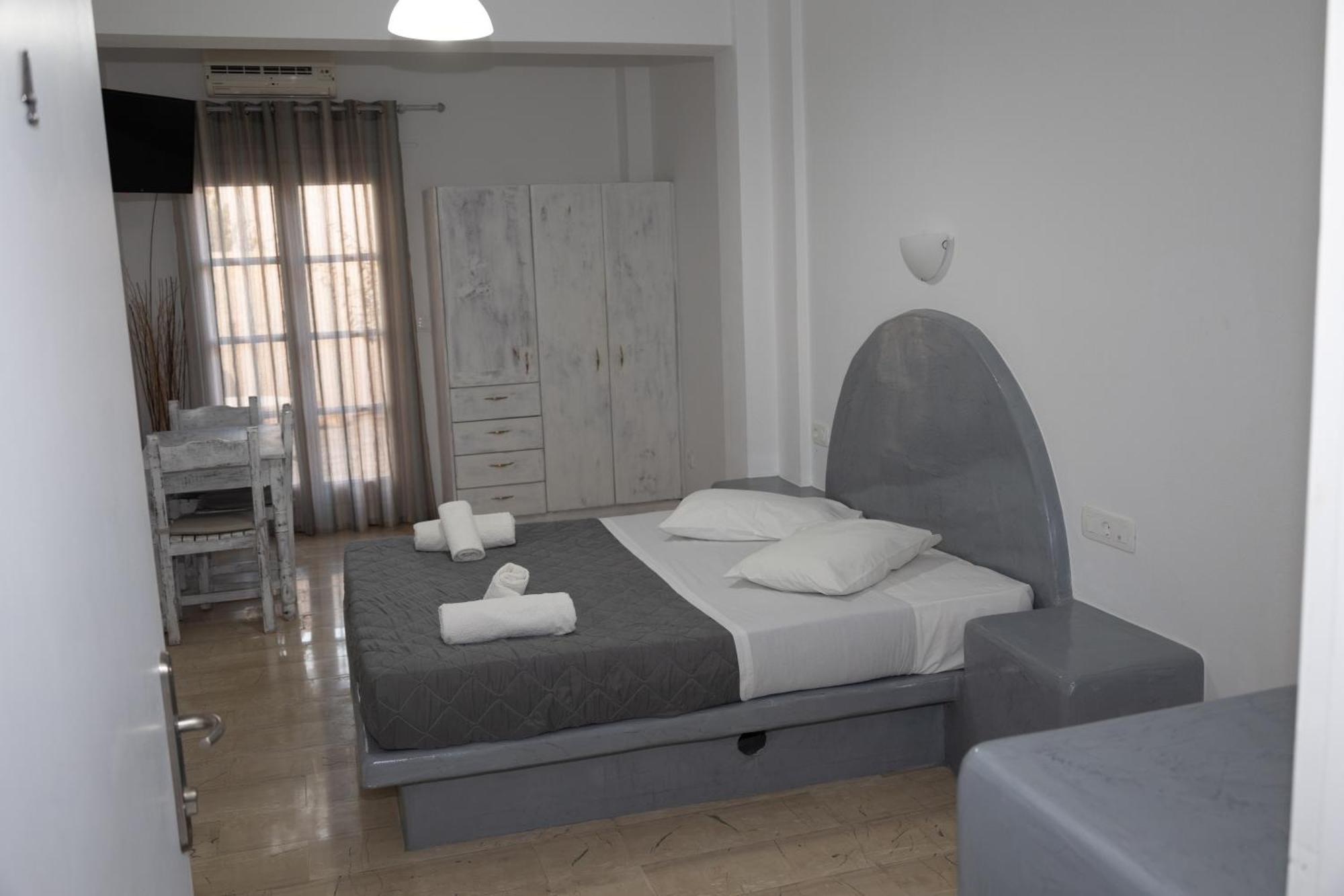 Ira Apartments Kamári Kültér fotó