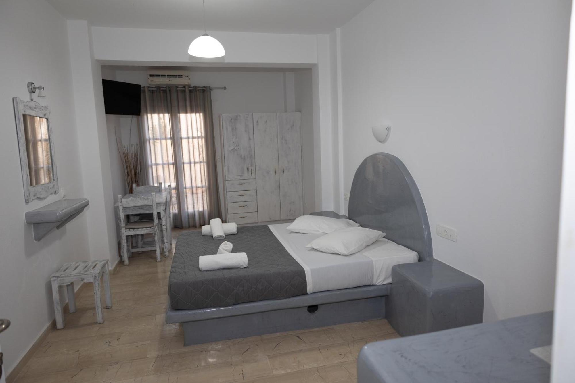 Ira Apartments Kamári Kültér fotó