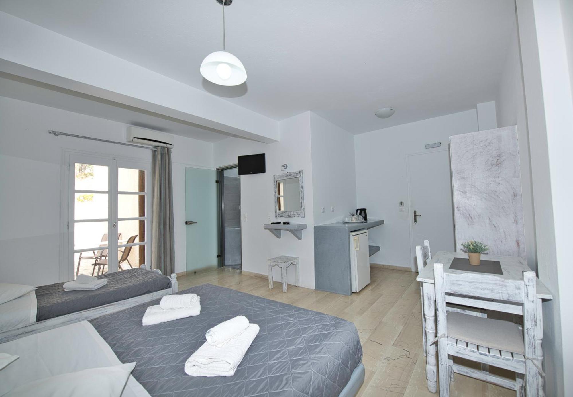 Ira Apartments Kamári Kültér fotó