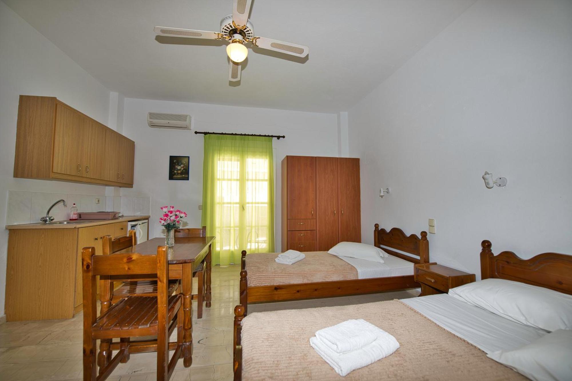 Ira Apartments Kamári Kültér fotó