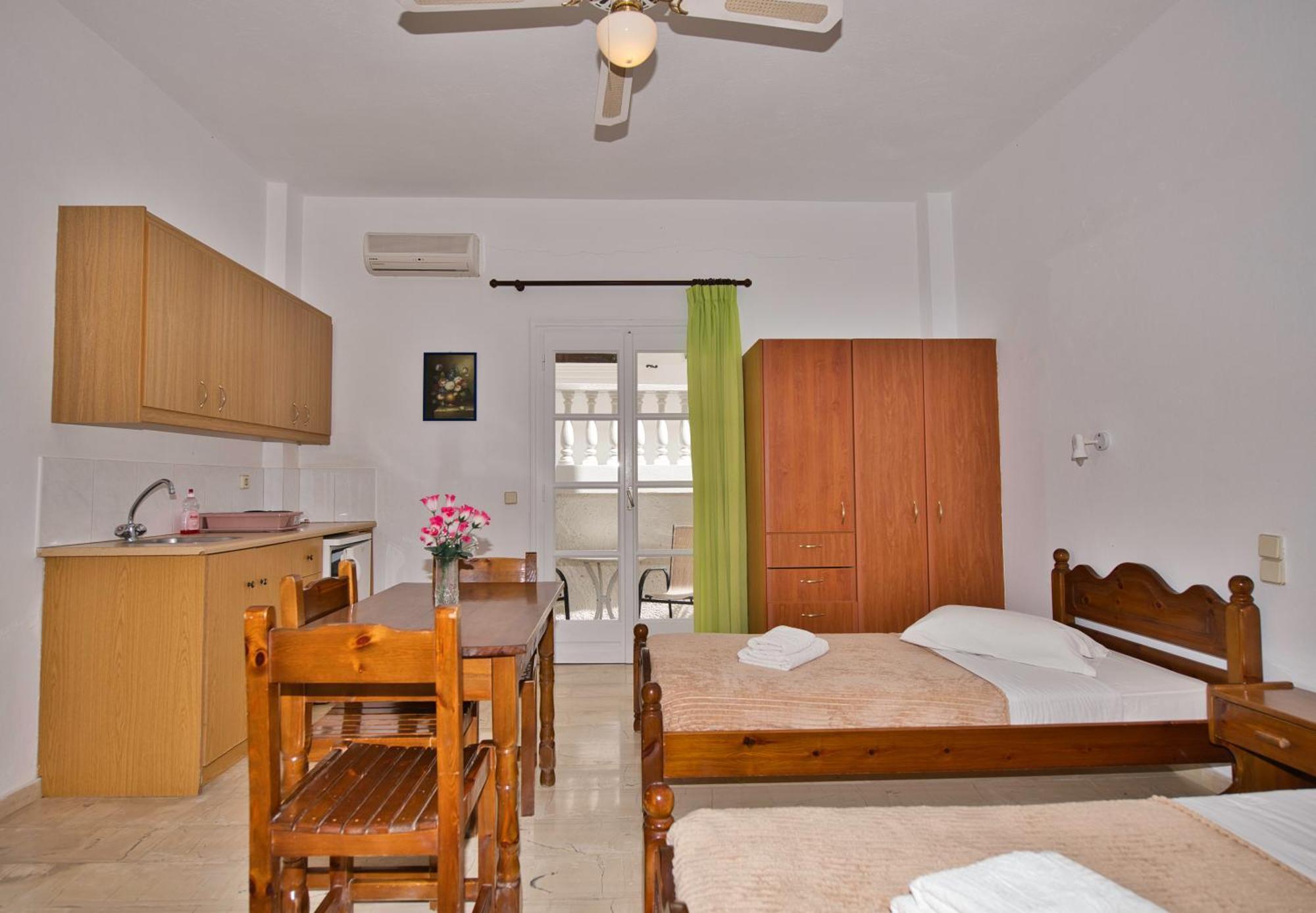 Ira Apartments Kamári Kültér fotó