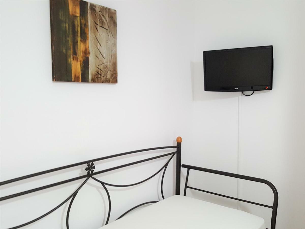 Ira Apartments Kamári Kültér fotó