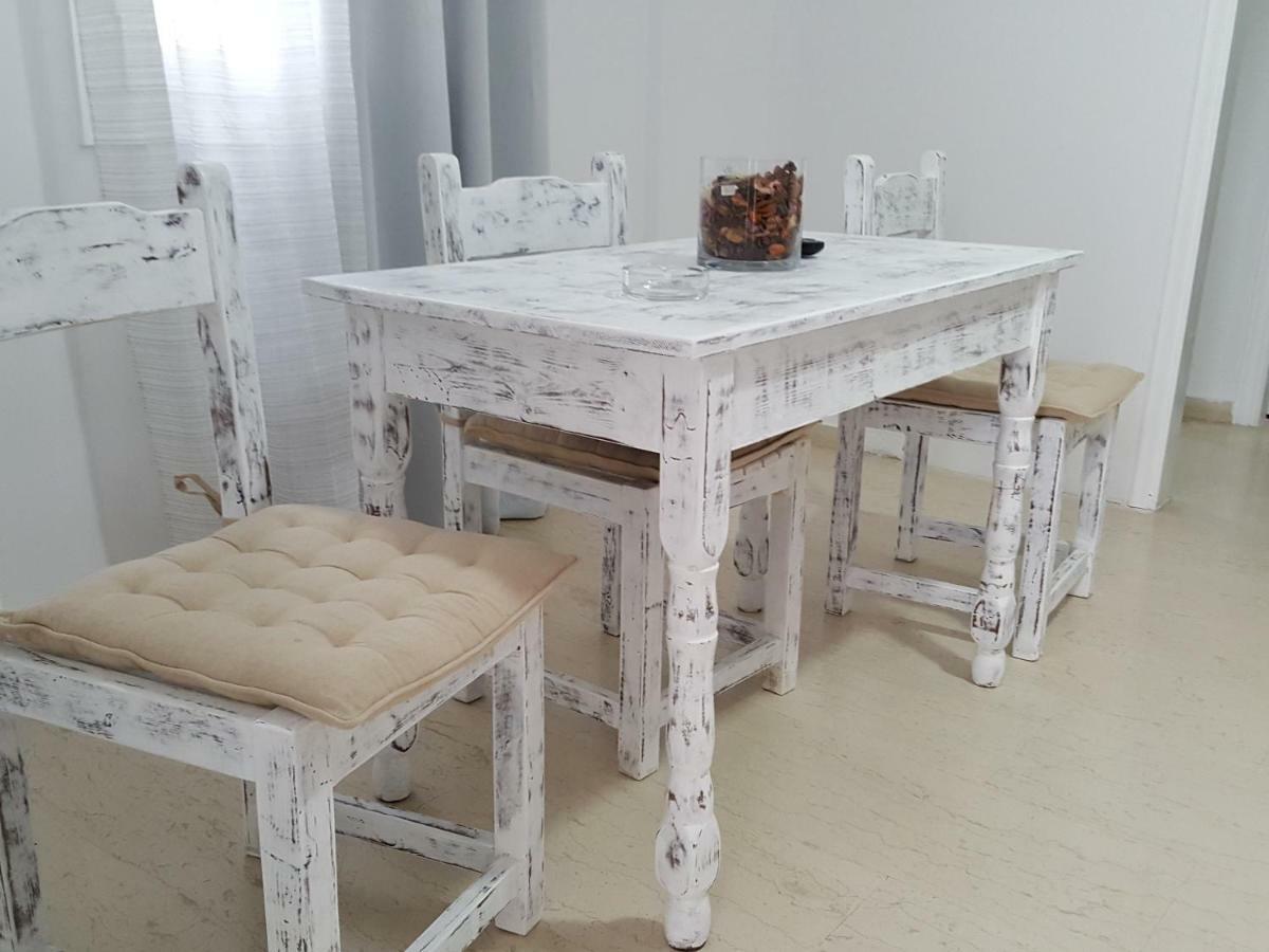 Ira Apartments Kamári Kültér fotó