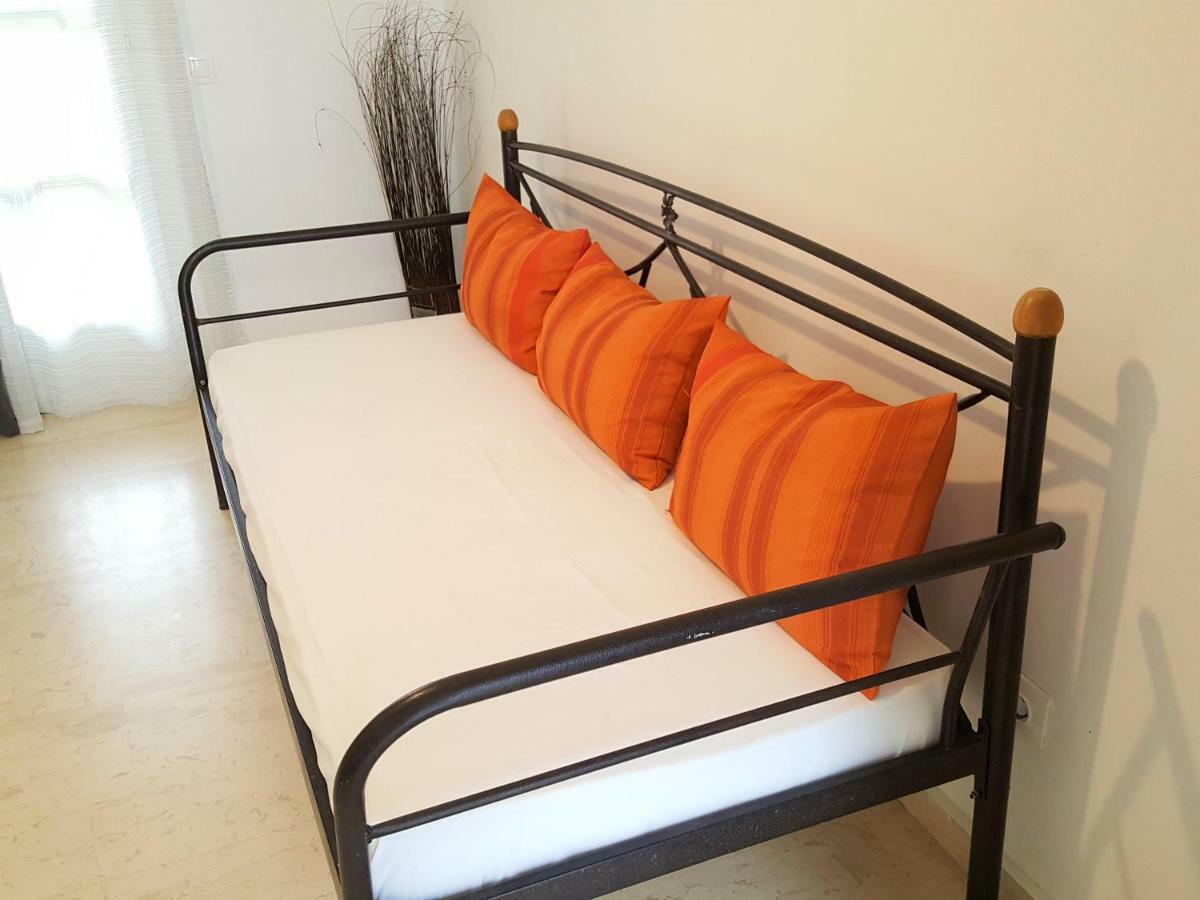 Ira Apartments Kamári Kültér fotó